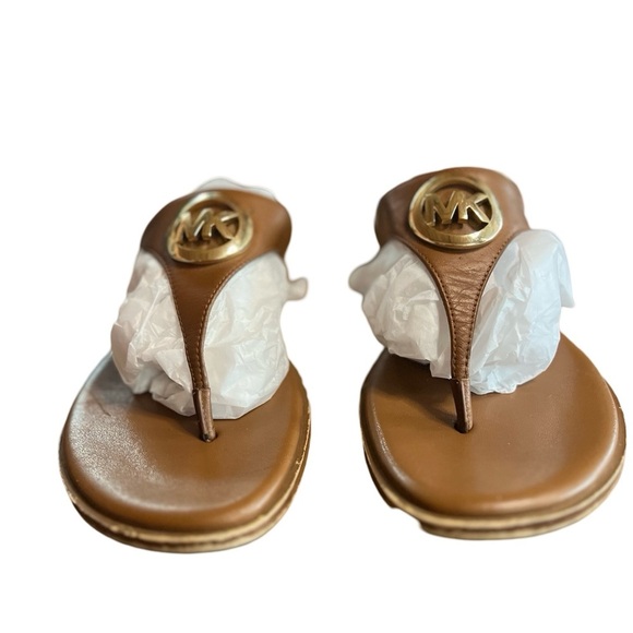 Michael Kors MK Logo Thong Sandals Brown Leather Gold Emblem – Size 6.5M - Picture 3 of 7